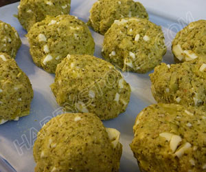 Oven Baked Broccoli No-Meat-Balls - By happystove.com