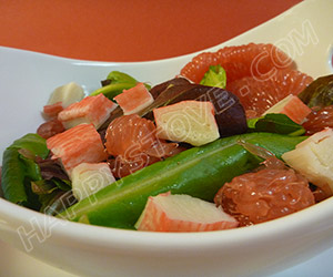 Lettuce, Pink Grapefruit and Imitation Crab Salad - By happystove.com