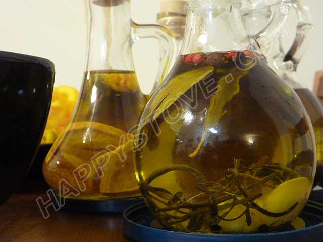 How to Make Homemade Flavored Oils - By happystove.com